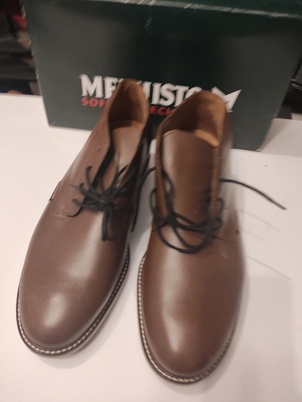 Mephisto Men’s Brown Leather Chukka Boots with Black Laces - Picture 13 of 16